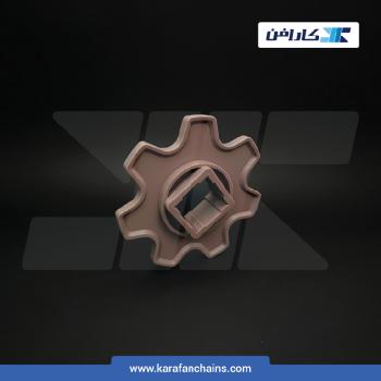 چرخ زنجیر گام 60 میلیمتر 7 دندانه، قطر 153 میلیمتر با سوراخ 40x40 میلیمتر و ضخامت دنده 9.5 میلیمتر در کارافن